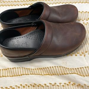Dansko tan clogs size 7